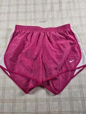 Nike kids Dri-FIT Tempo Running Shorts in Pink/White